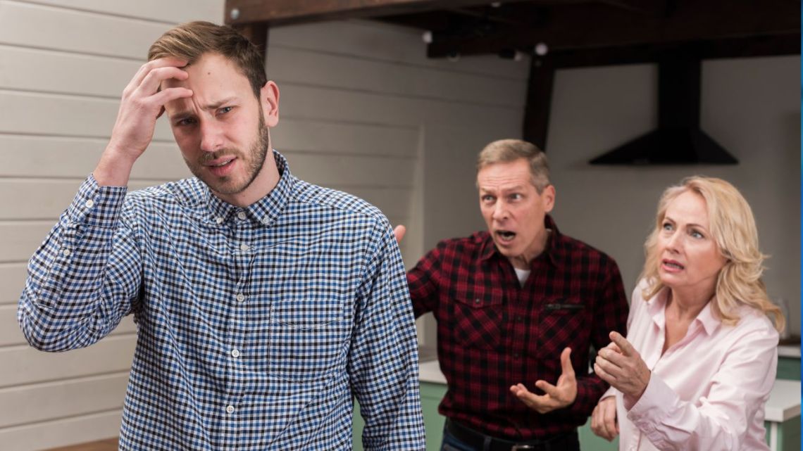 Adultescencia: por qué casi 40% de los jóvenes sigue viviendo con sus padres