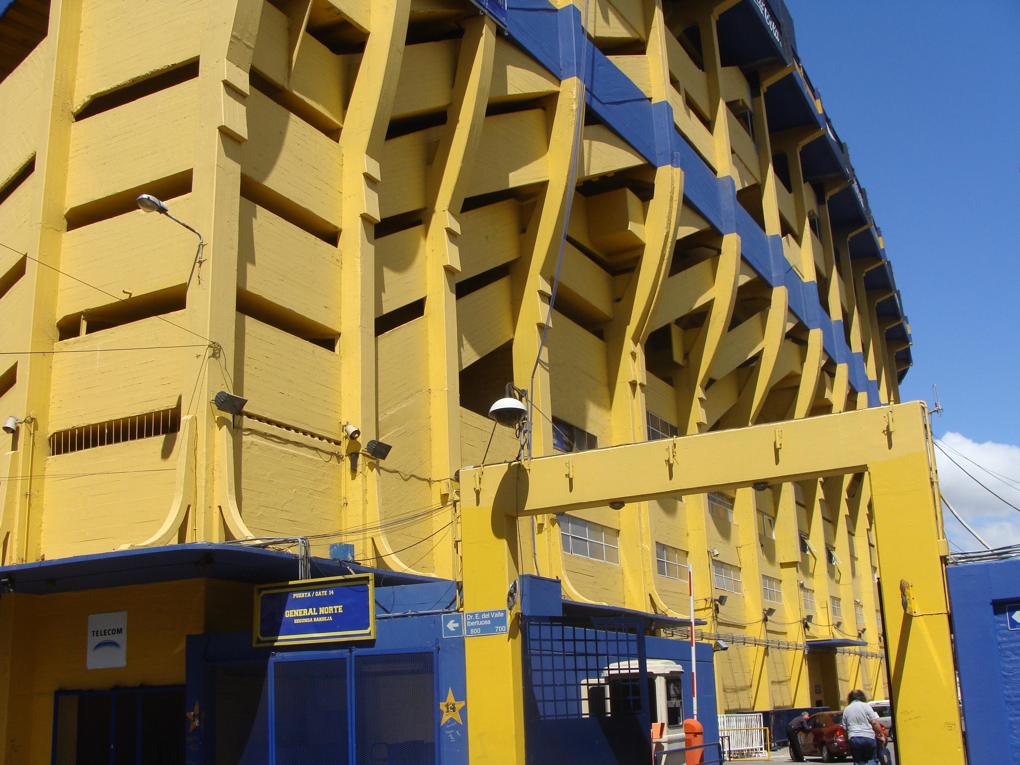View of the Alberto José Armando Stadium in 2009.