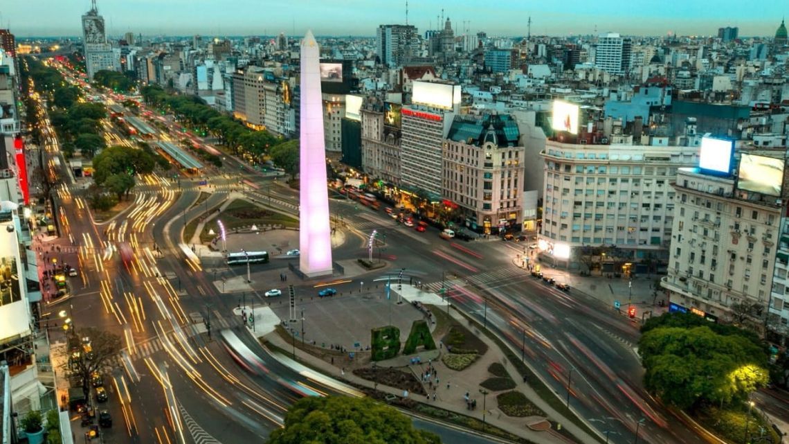 El Obelisco cumple 90 años: postal, polémica y desafío para celebrarlo